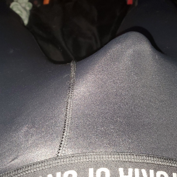 --- - Picture 11 of 16